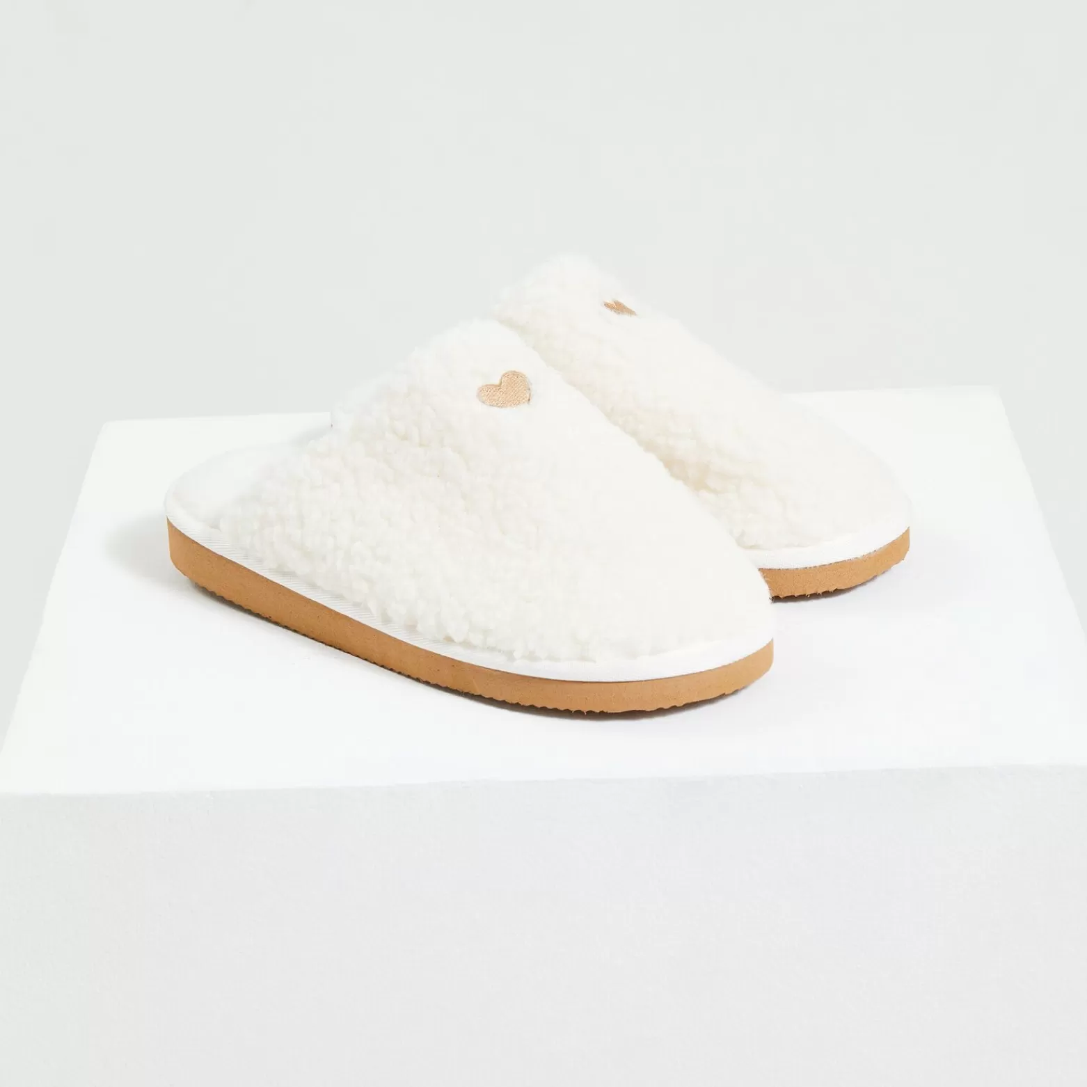 Grain de malice Chaussons En Bouclette Femme