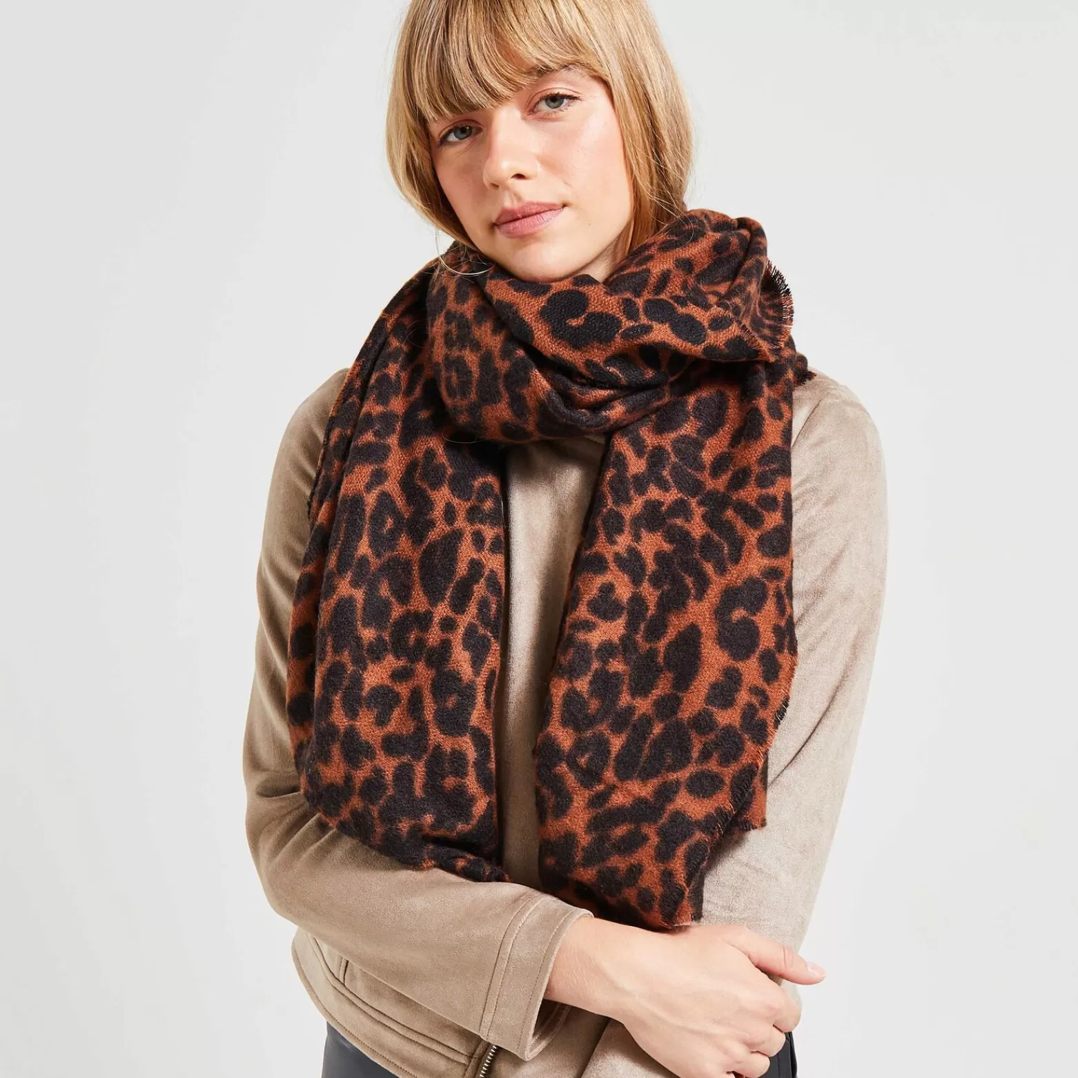 Grain de malice Echarpe Motif Jaguar Femme